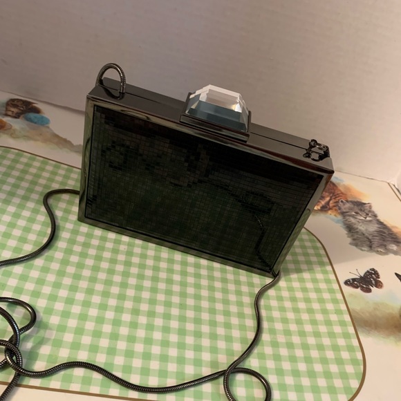 Franci Small Hard Sides Cluth - Picture 3 of 3